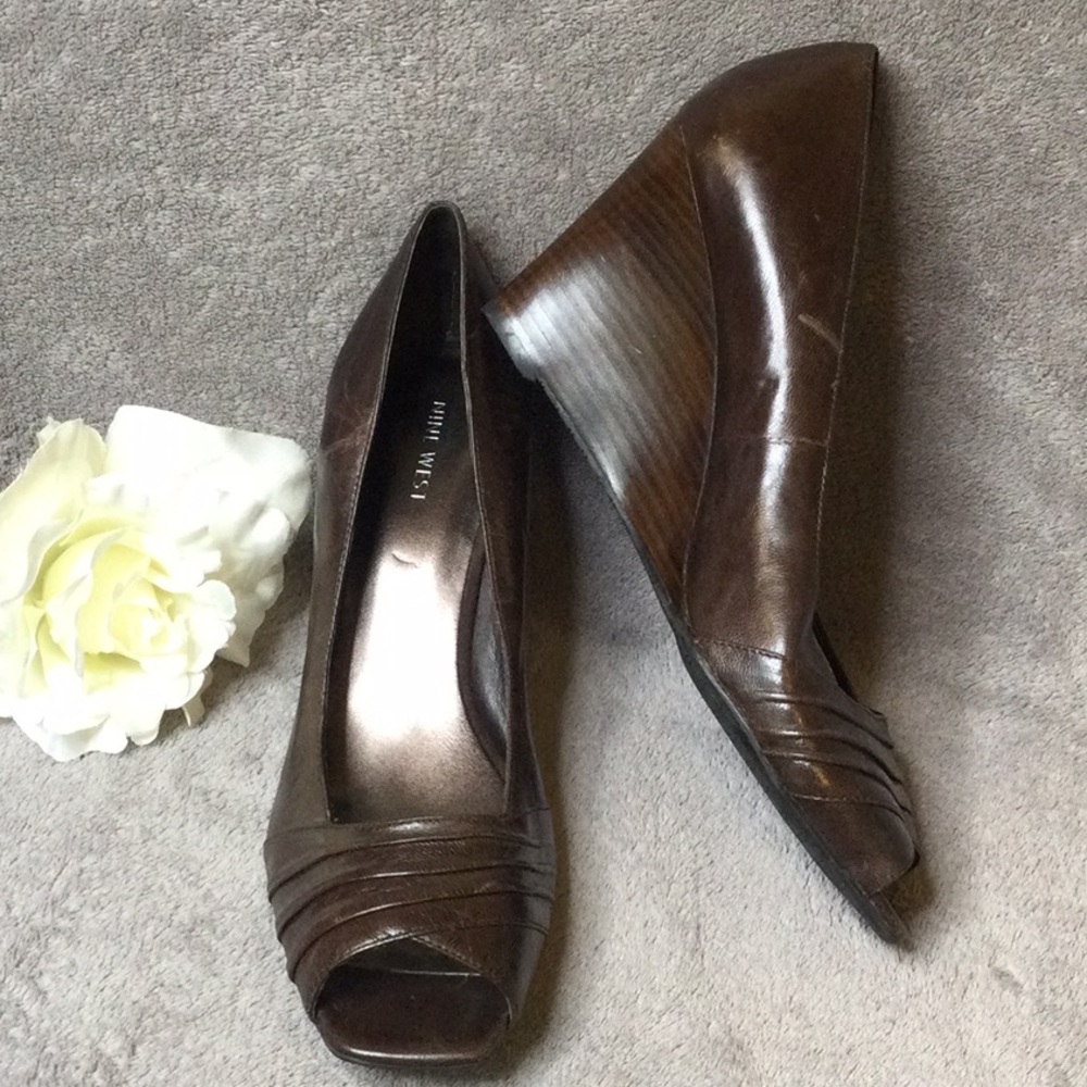 GUC Nine West Chocolate Brown Leather Open Toe Wedge Heels, 10M